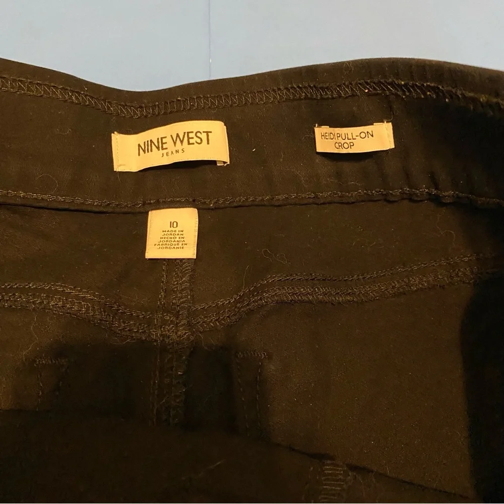 20. Nine West Classic Heidi Pull-On Crop Black Pants - Picture 4 of 8